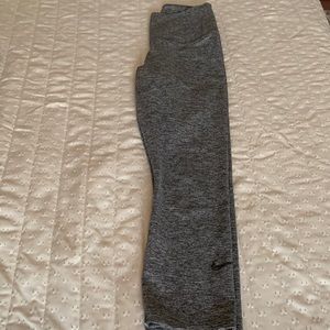 Nike capri grey leggings.